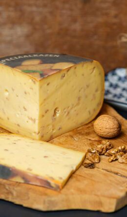 Syr Gouda s vlašskými orechami - kravský